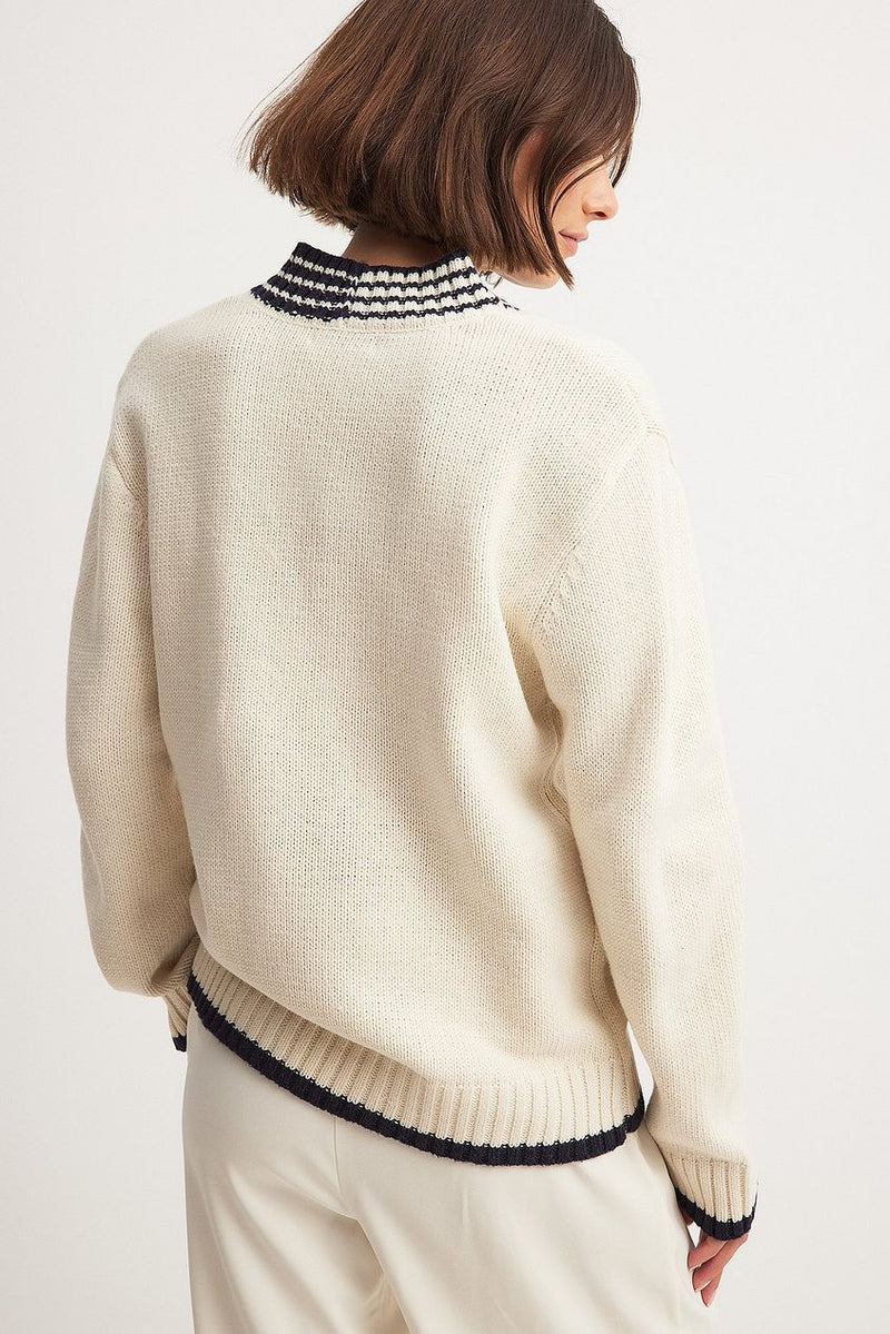 NA-KD Oversize V-Neck Sweater -Offwhite